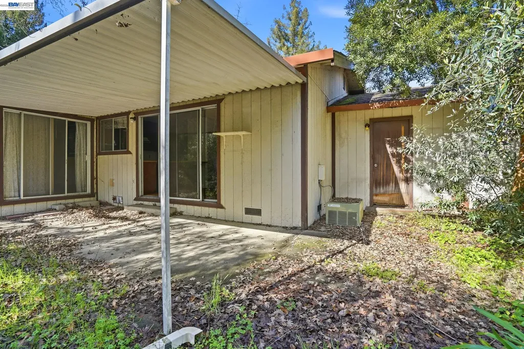 425 Coffield Avenue Napa CA 94558
