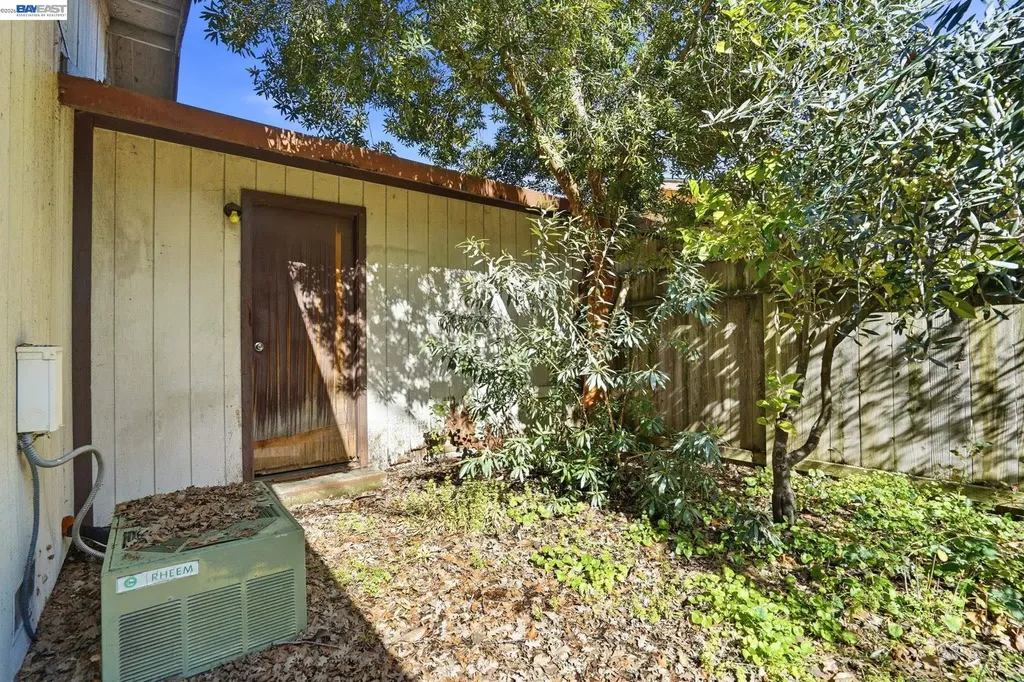 425 Coffield Avenue Napa CA 94558