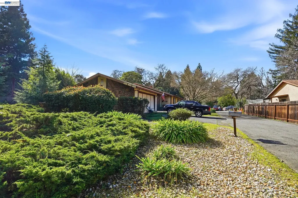 425 Coffield Avenue Napa CA 94558