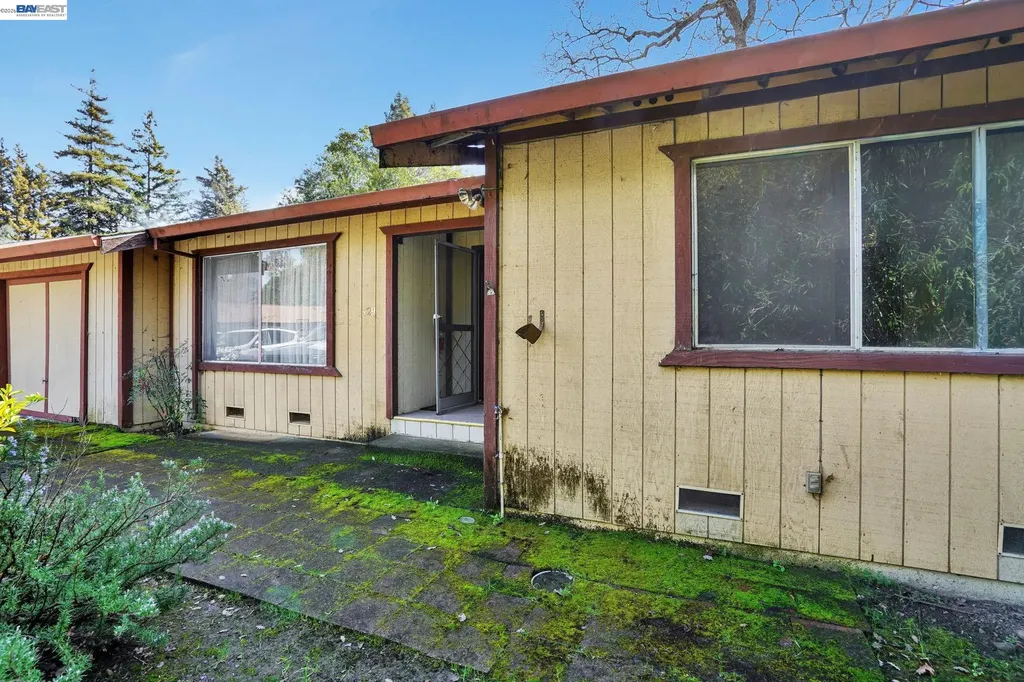 425 Coffield Avenue Napa CA 94558