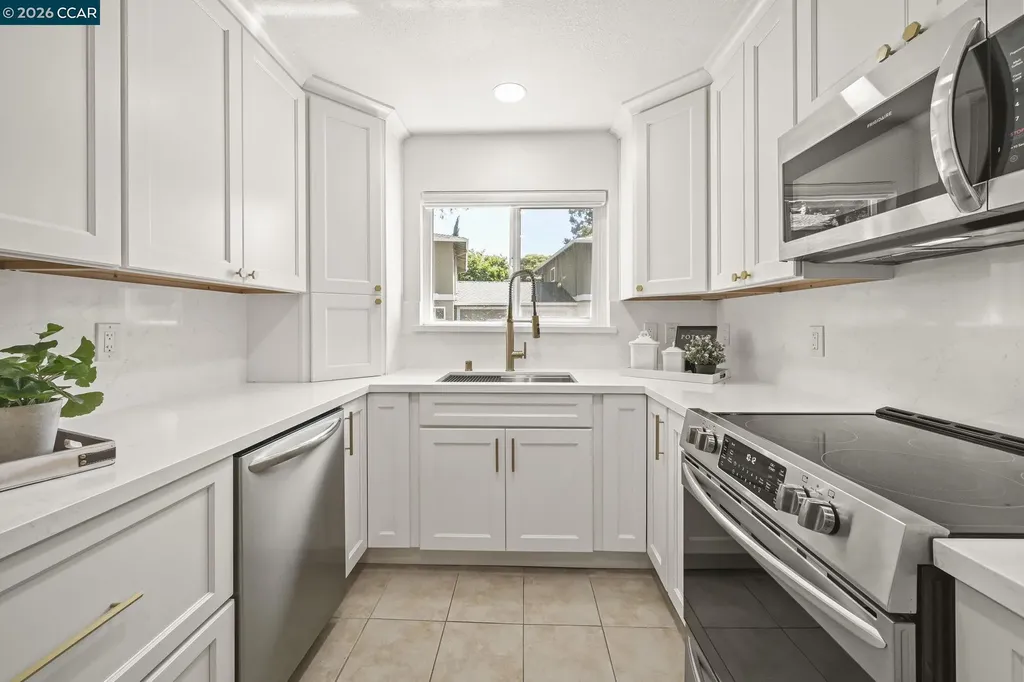 7556 Silvertree Lane #20 Dublin CA 94568