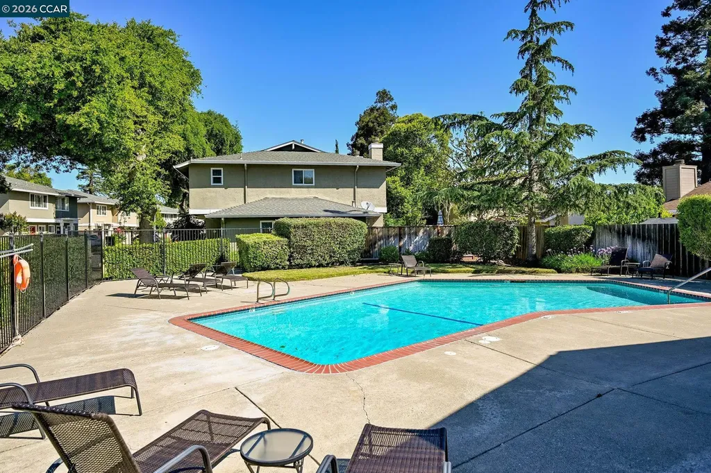 7556 Silvertree Lane #20 Dublin CA 94568