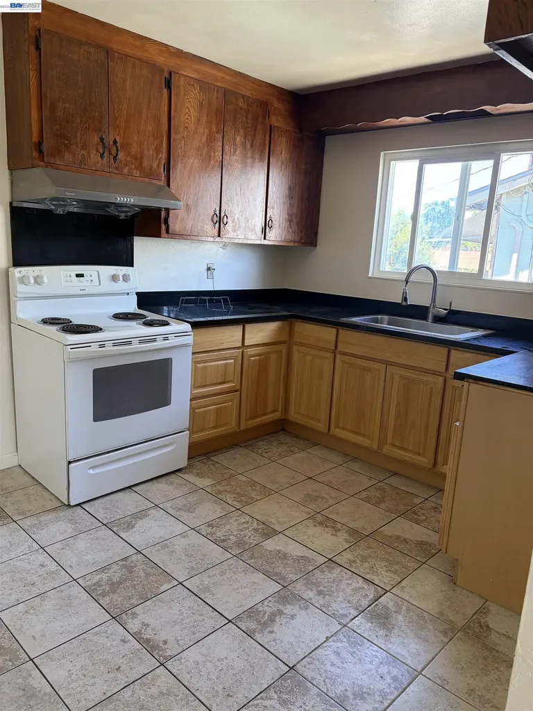 15588 Lorenzo Avenue San Lorenzo CA 94580