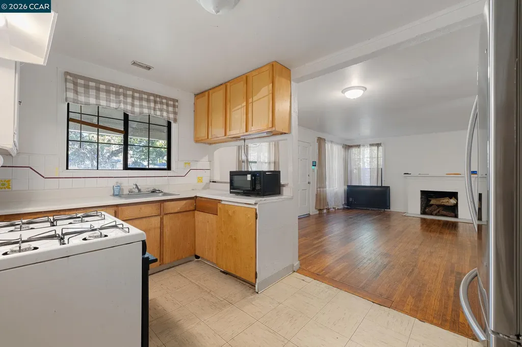 603 Almanza Drive Oakland CA 94603