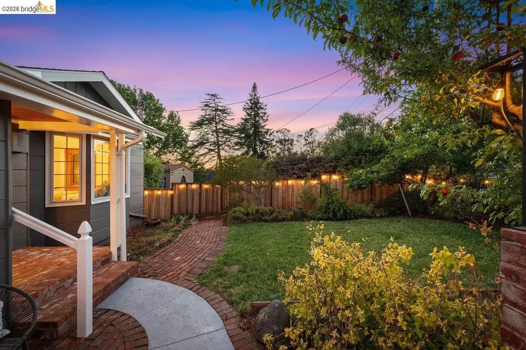 7008 Thornhill Drive Oakland CA 94611