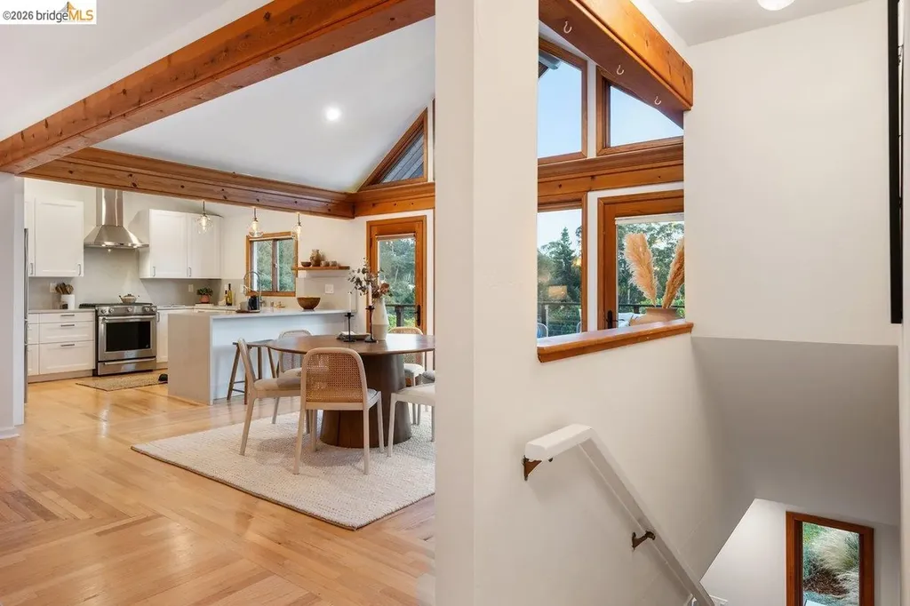 7008 Thornhill Drive Oakland CA 94611