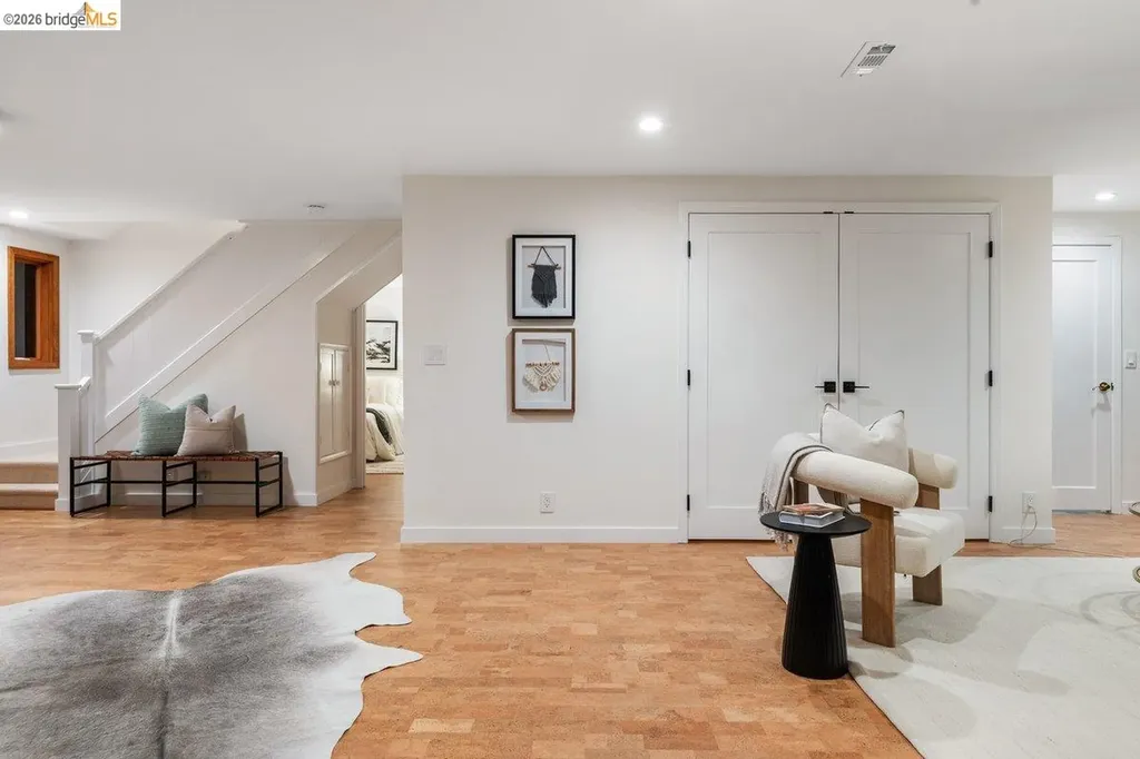 7008 Thornhill Drive Oakland CA 94611