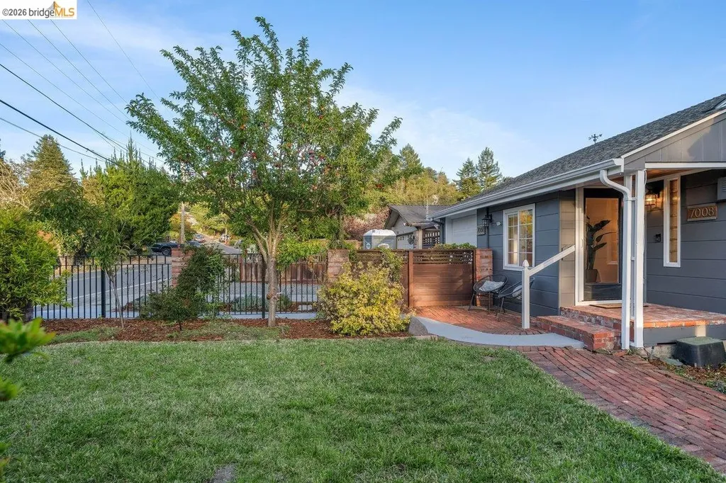 7008 Thornhill Drive Oakland CA 94611