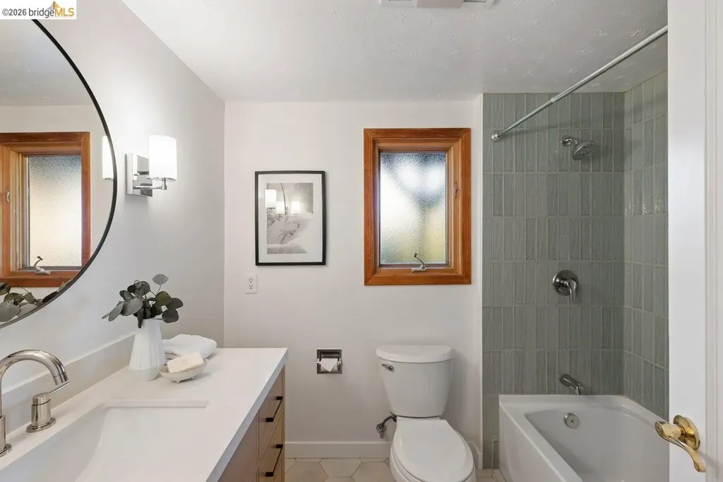 7008 Thornhill Drive Oakland CA 94611