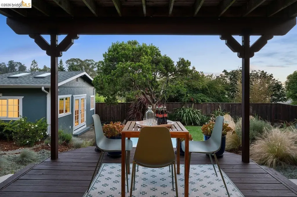 7008 Thornhill Drive Oakland CA 94611