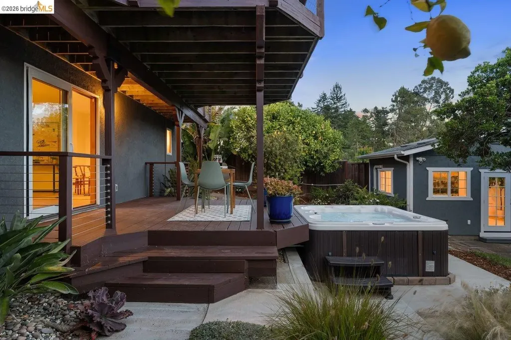 7008 Thornhill Drive Oakland CA 94611
