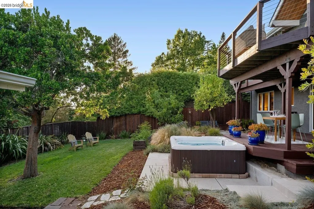 7008 Thornhill Drive Oakland CA 94611