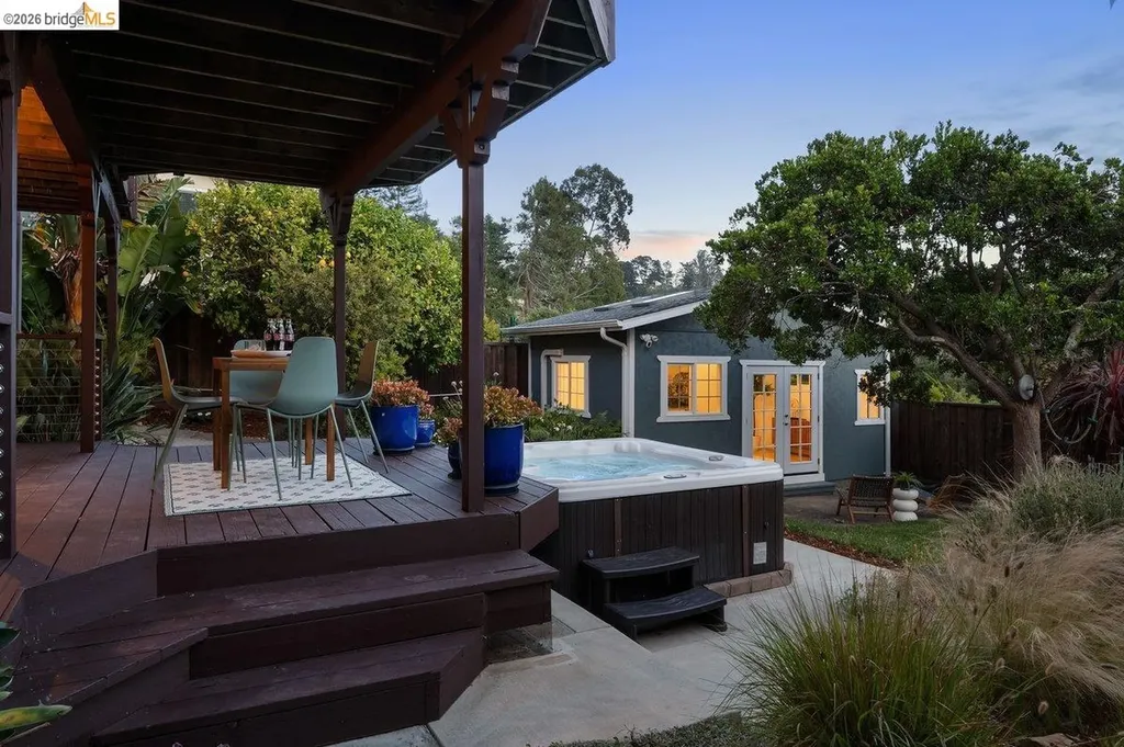 7008 Thornhill Drive Oakland CA 94611