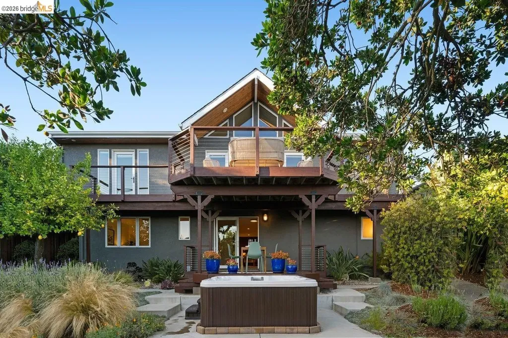 7008 Thornhill Drive Oakland CA 94611