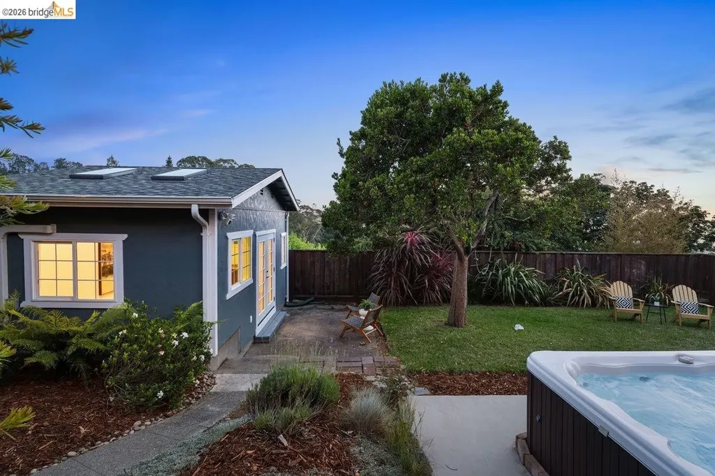 7008 Thornhill Drive Oakland CA 94611