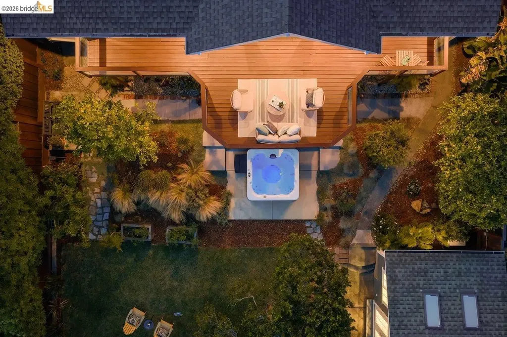 7008 Thornhill Drive Oakland CA 94611