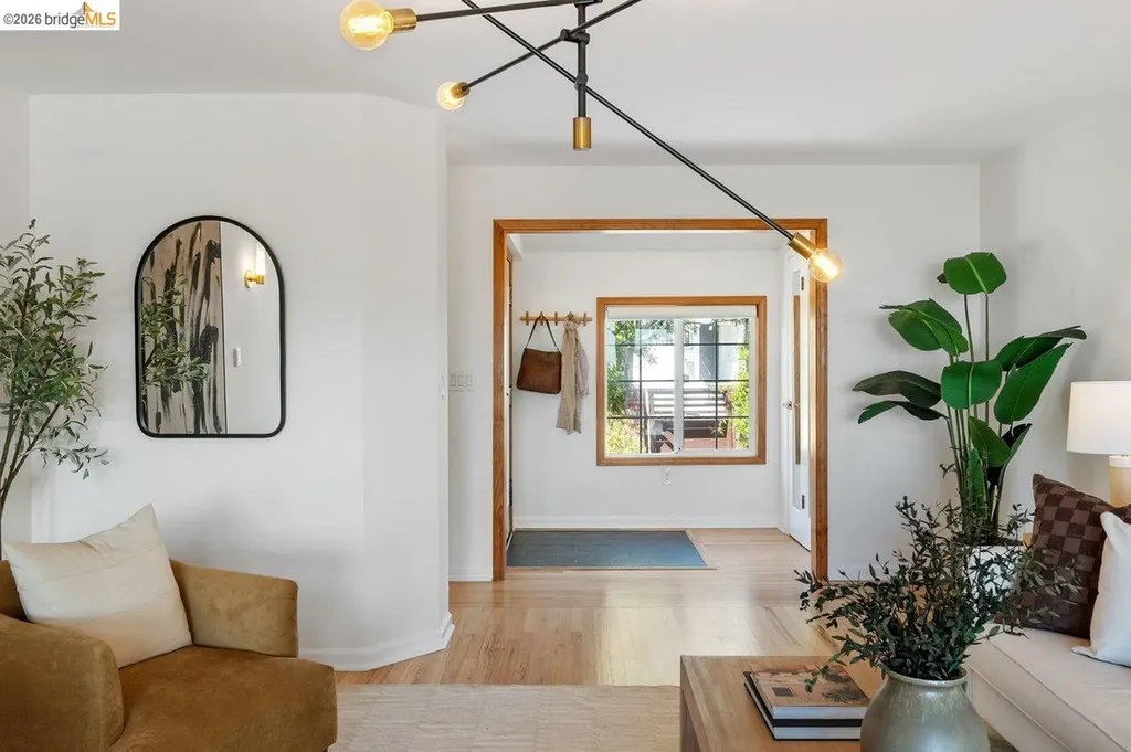 7008 Thornhill Drive Oakland CA 94611