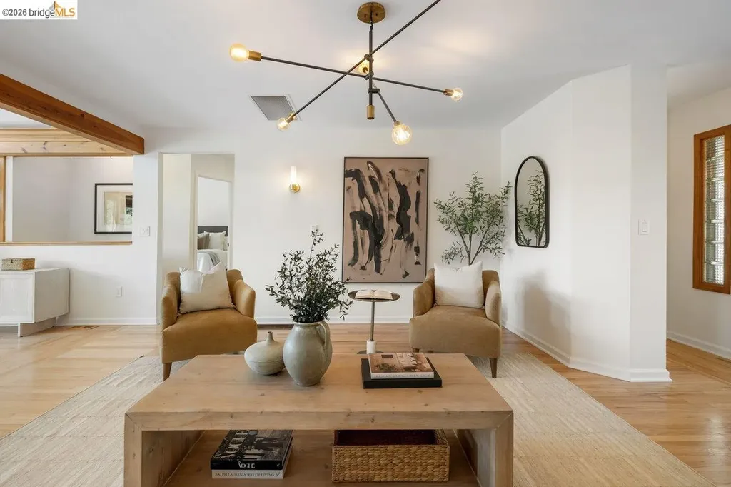 7008 Thornhill Drive Oakland CA 94611
