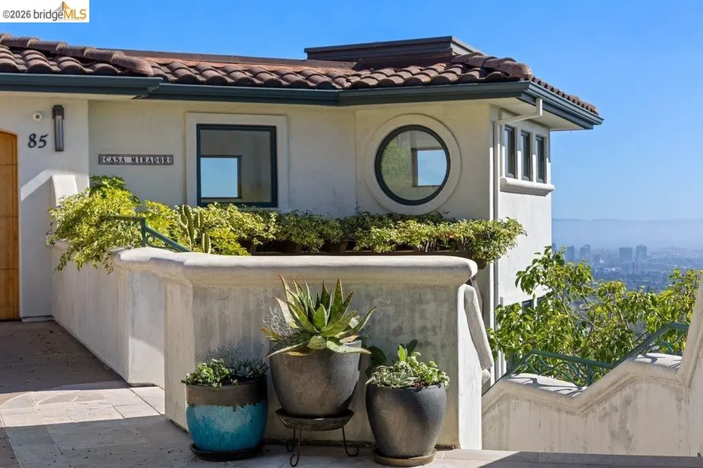 Berkeley CA, 85 Gravatt Drive