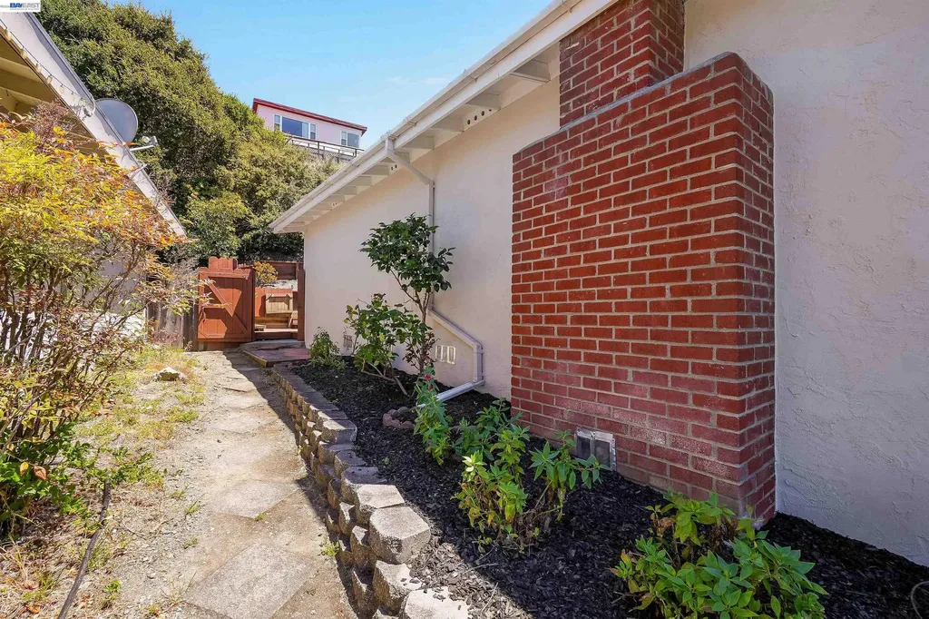 716 Courtland Avenue Richmond CA 94805