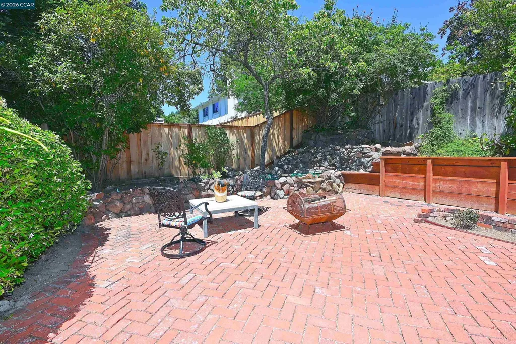 1543 Windwood Court Martinez CA 94553