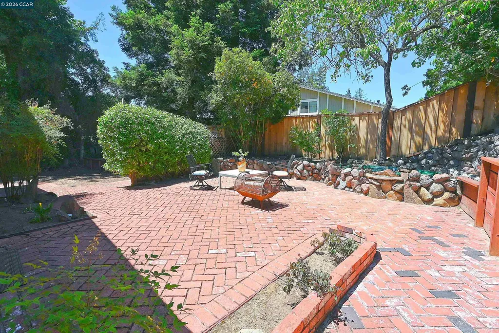 1543 Windwood Court Martinez CA 94553