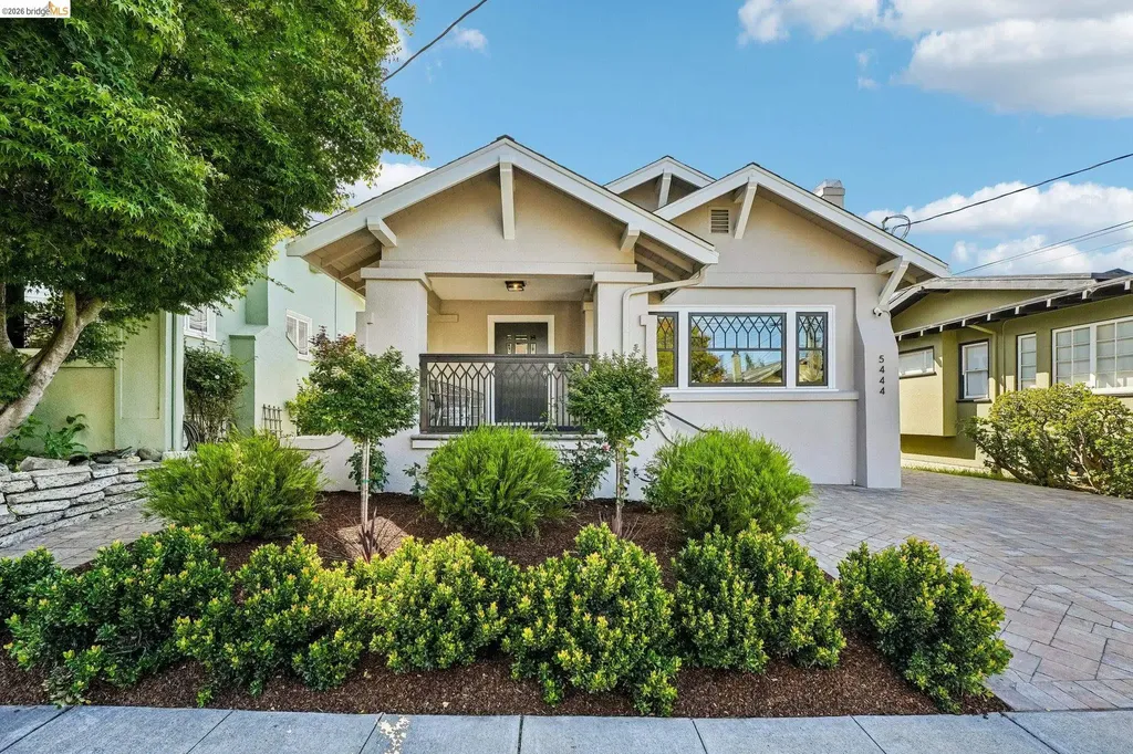5444 Lawton Avenue Oakland CA 94618
