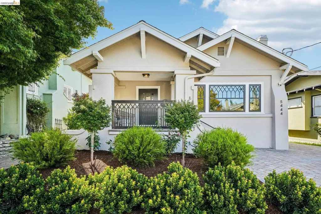 5444 Lawton Avenue Oakland CA 94618