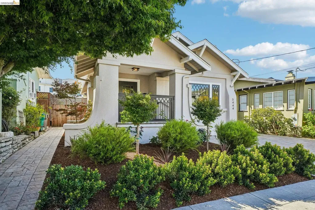 5444 Lawton Avenue Oakland CA 94618