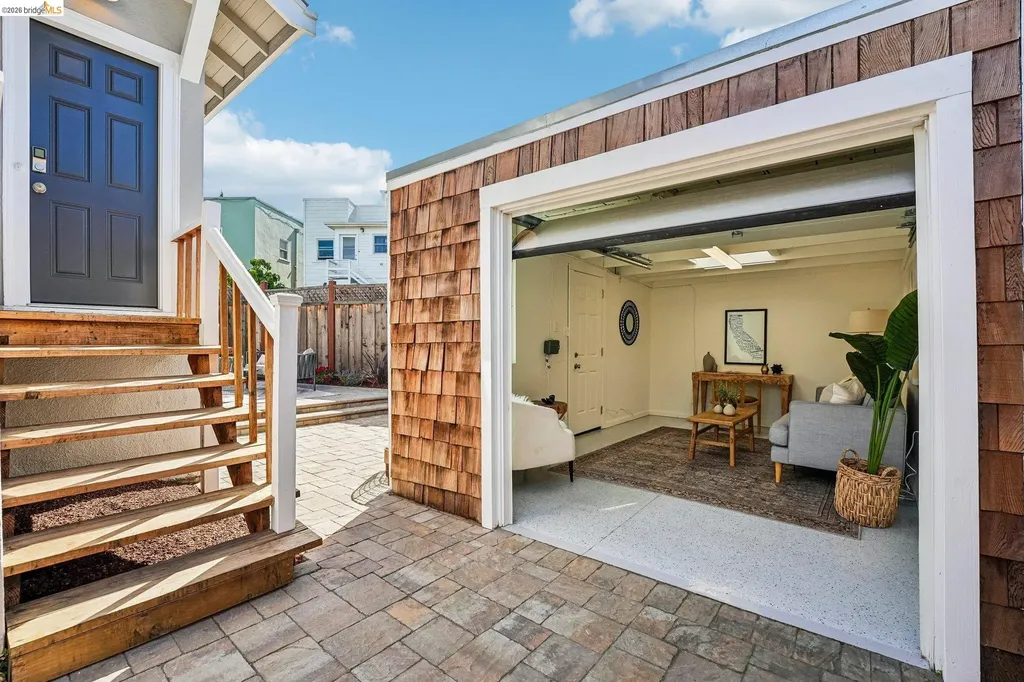 5444 Lawton Avenue Oakland CA 94618