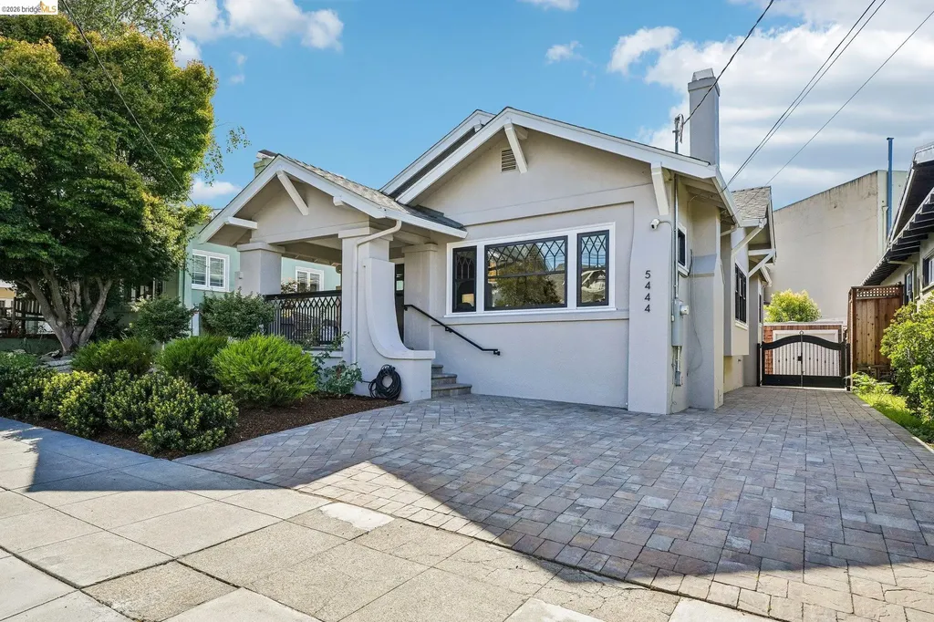 5444 Lawton Avenue Oakland CA 94618