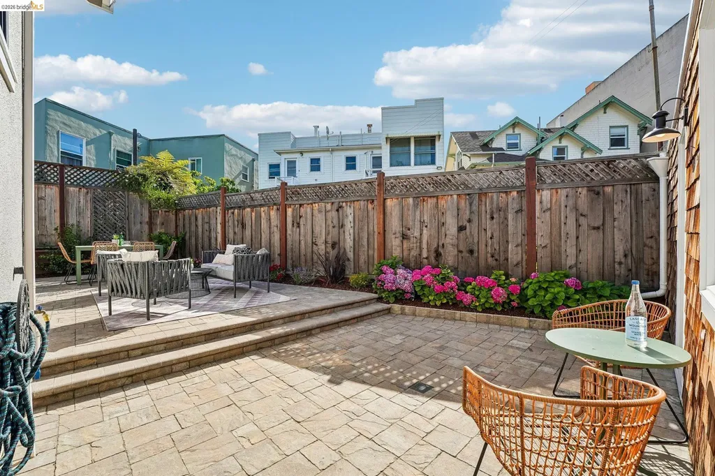 5444 Lawton Avenue Oakland CA 94618