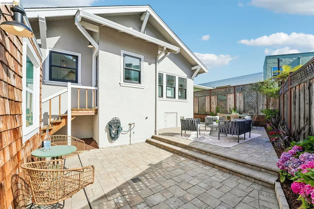 5444 Lawton Avenue Oakland CA 94618