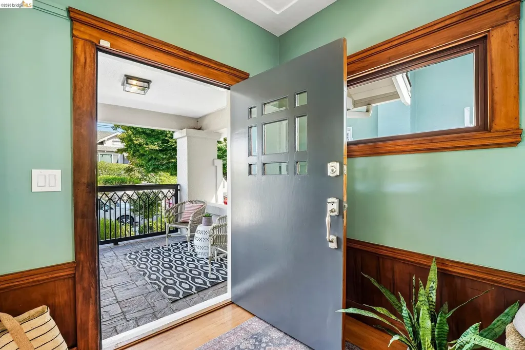 5444 Lawton Avenue Oakland CA 94618