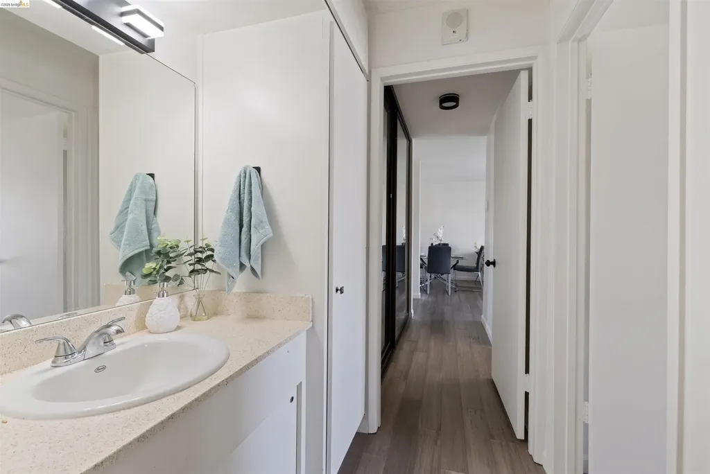 4 Admiral Drive Emeryville CA 94608