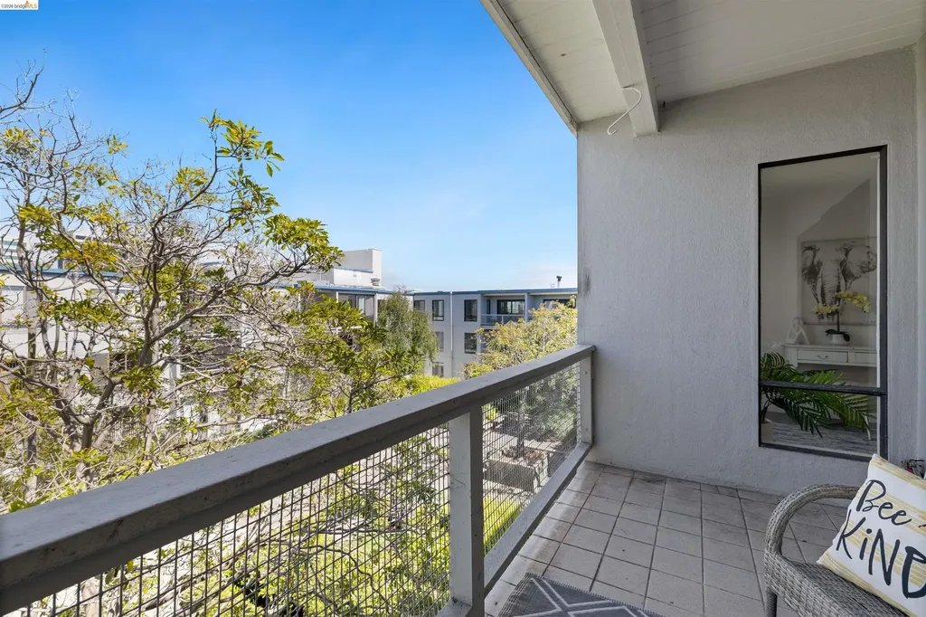 4 Admiral Drive Emeryville CA 94608