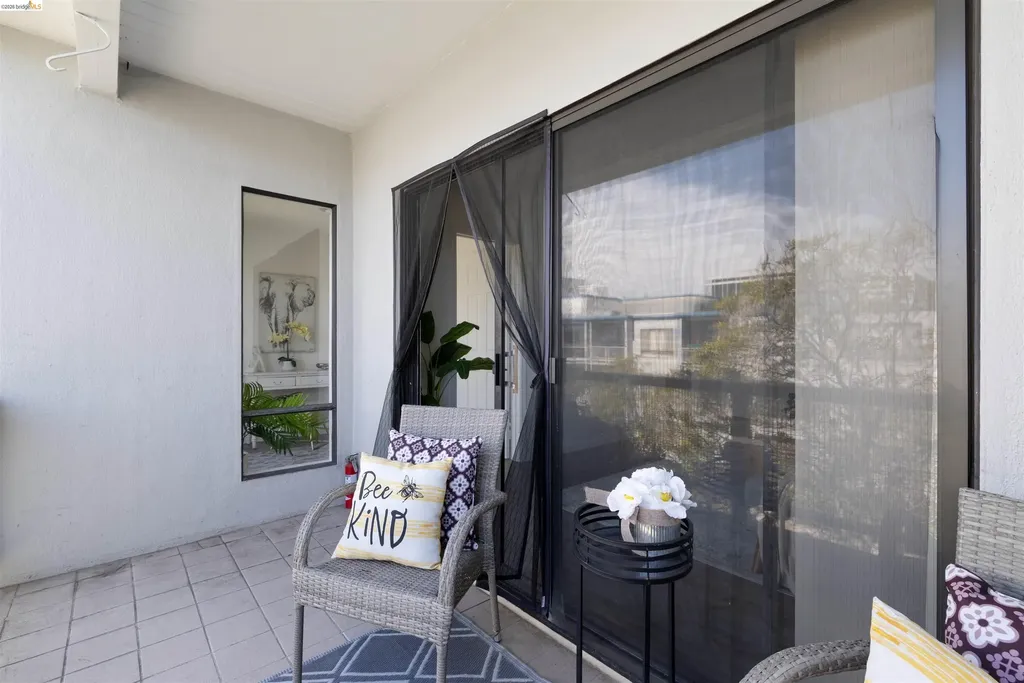 4 Admiral Drive Emeryville CA 94608