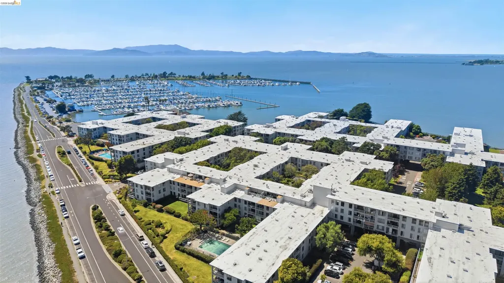 4 Admiral Drive Emeryville CA 94608
