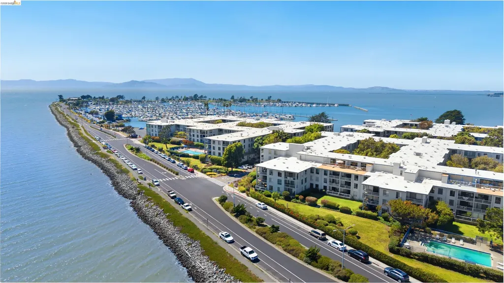 4 Admiral Drive Emeryville CA 94608