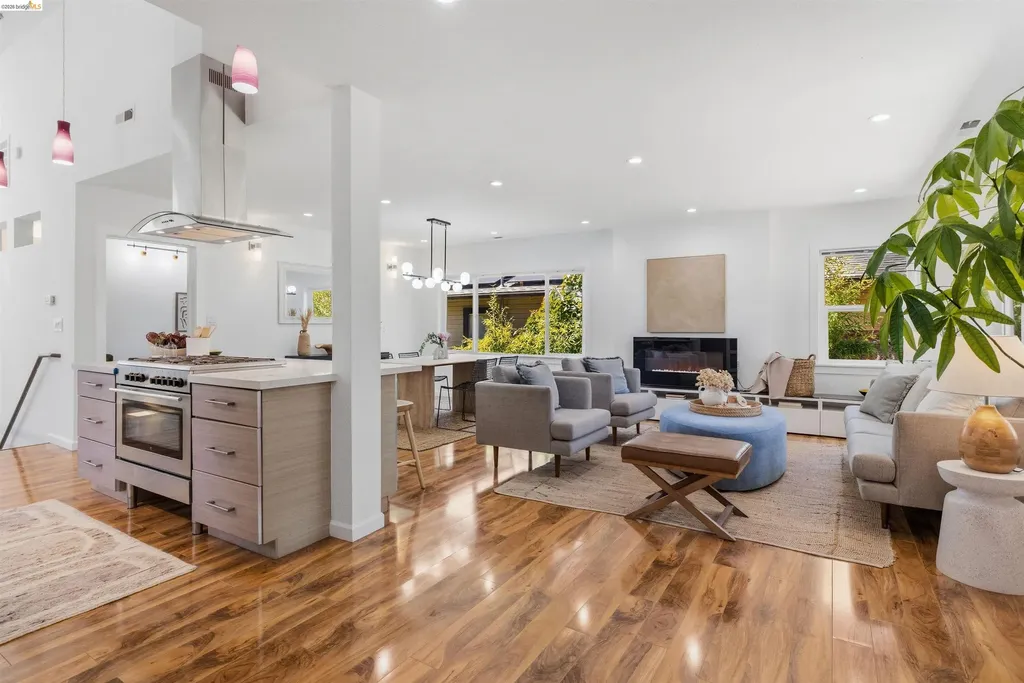 4507 Tulip Avenue Oakland CA 94619