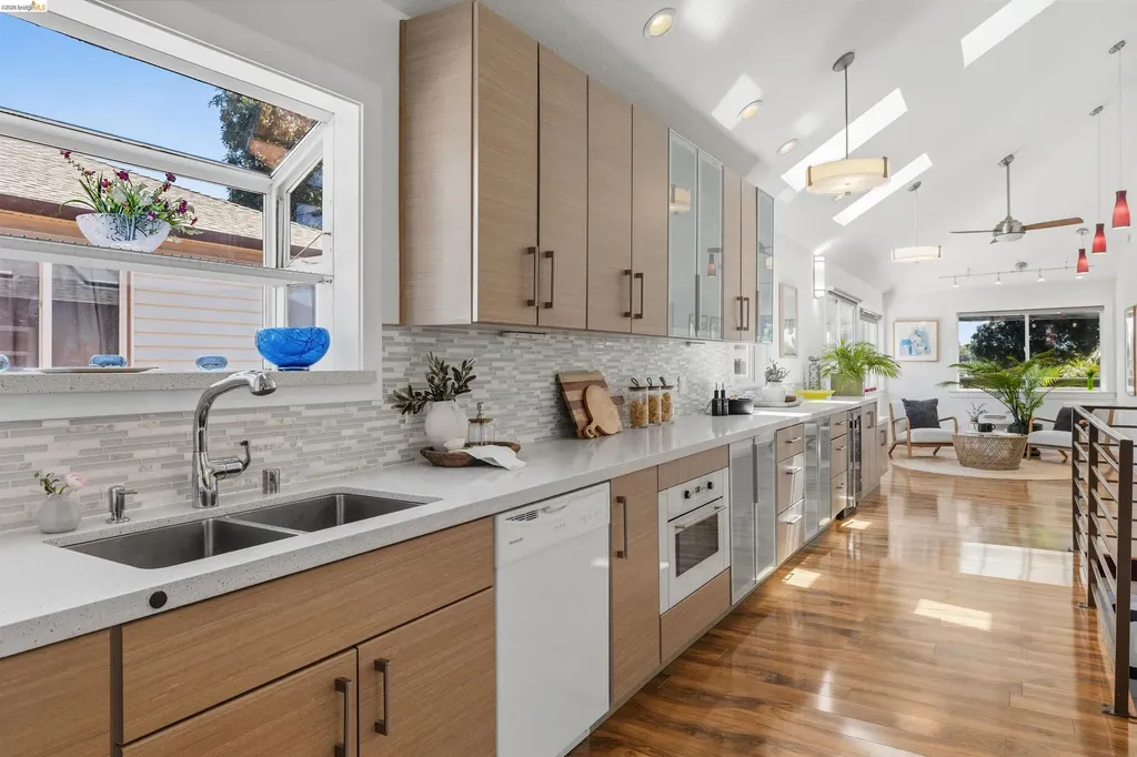 4507 Tulip Avenue Oakland CA 94619
