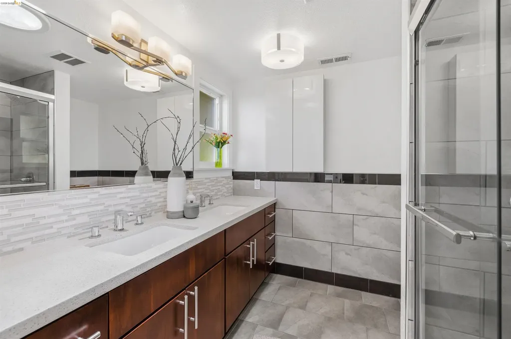 4507 Tulip Avenue Oakland CA 94619
