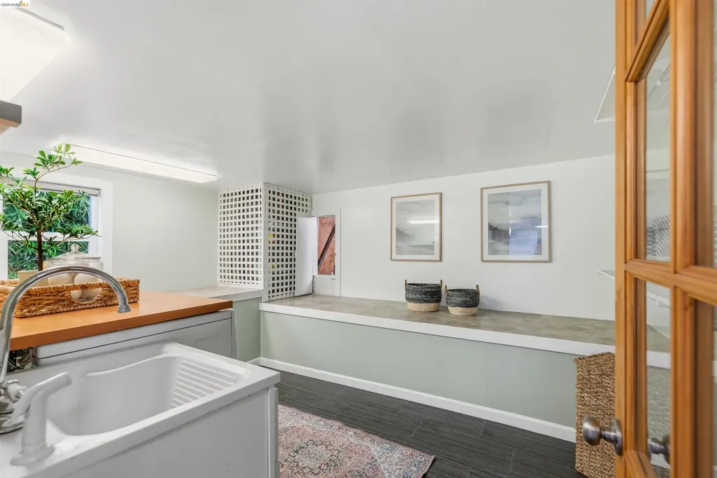 4507 Tulip Avenue Oakland CA 94619