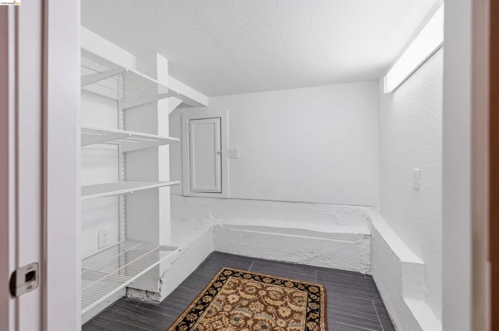 4507 Tulip Avenue Oakland CA 94619