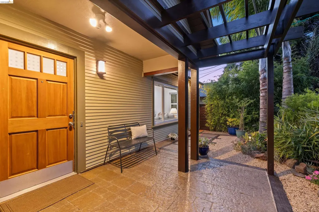 4507 Tulip Avenue Oakland CA 94619