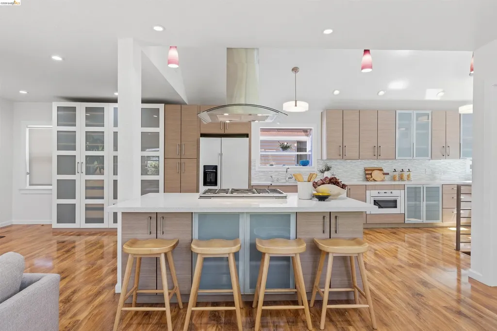 4507 Tulip Avenue Oakland CA 94619