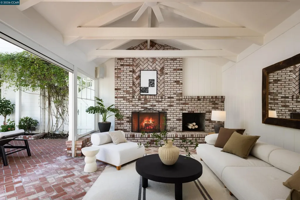 1733 Alameda Diablo Diablo CA 94528
