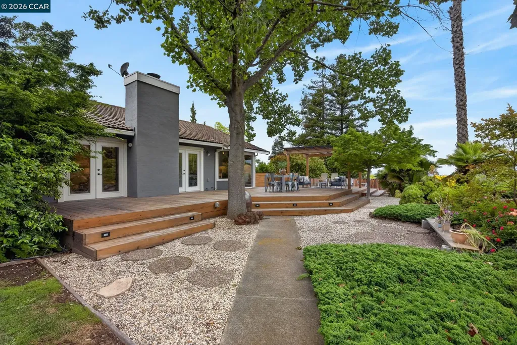 978 Via Montanas Concord CA 94518