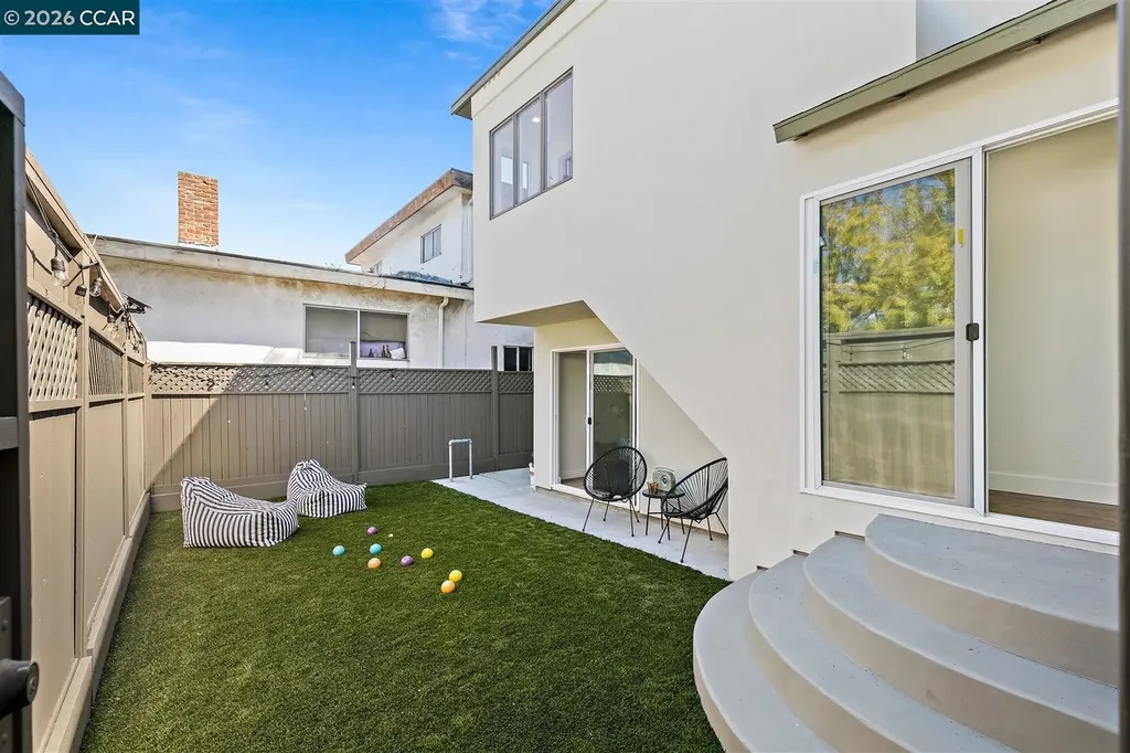 2703 Mathews Street Berkeley CA 94702