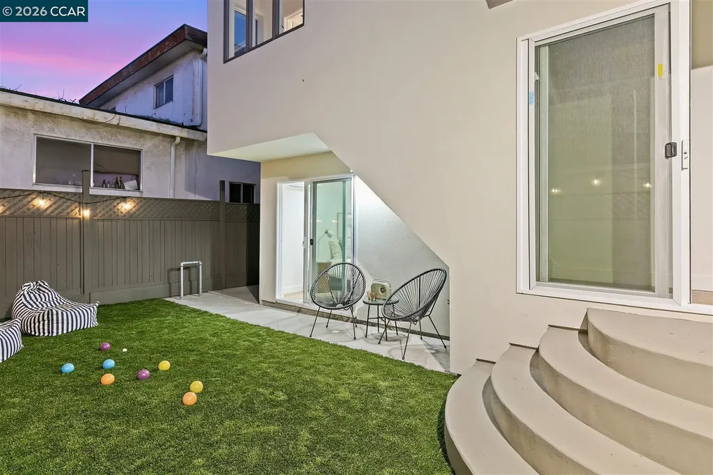 2703 Mathews Street Berkeley CA 94702
